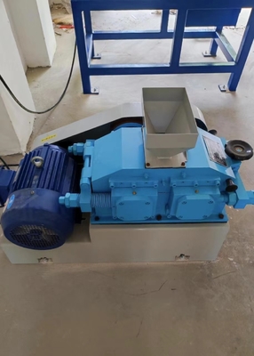 Piccolo frantoio a doppio rullo da 1500 kg/h ad alto utilizzo di energia
